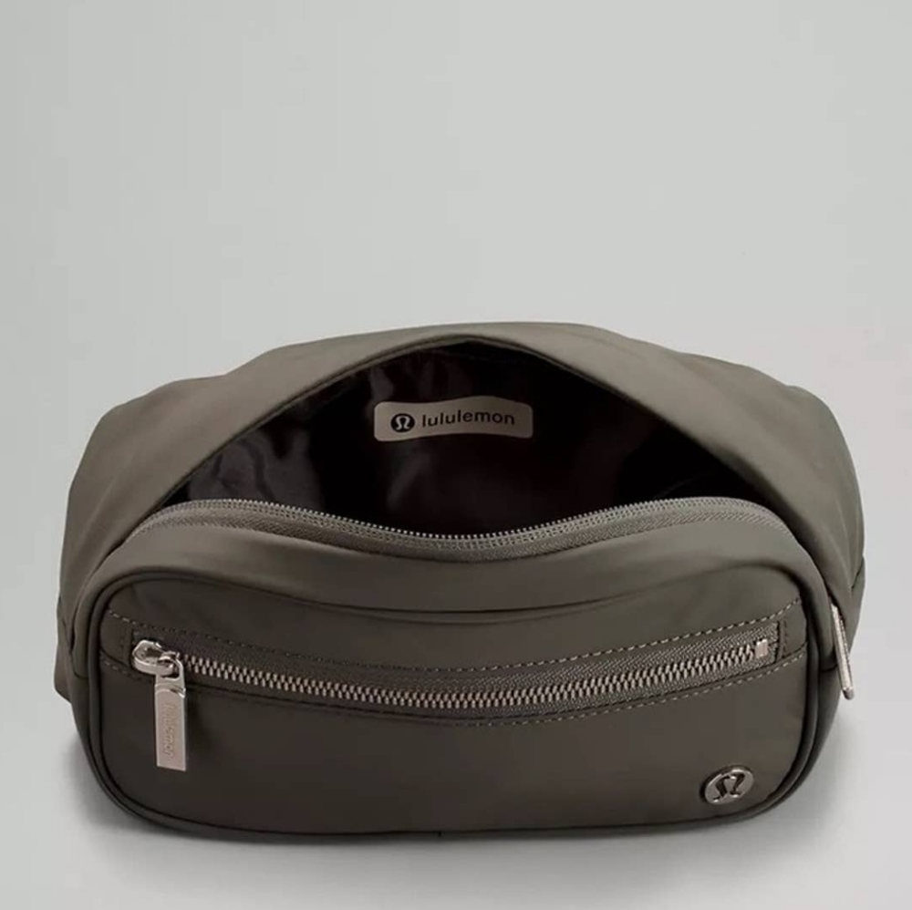 NWT Lululemon Wunderlust Belt Bag - Picture 3 of 9